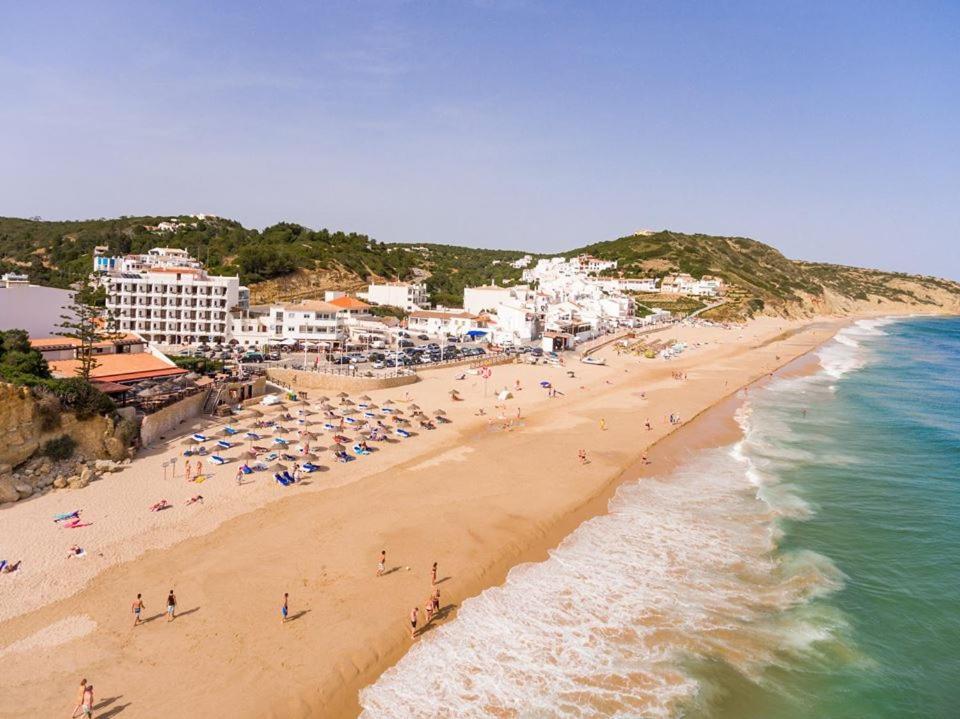 Apartamentos Salema Praia Club 外观 照片