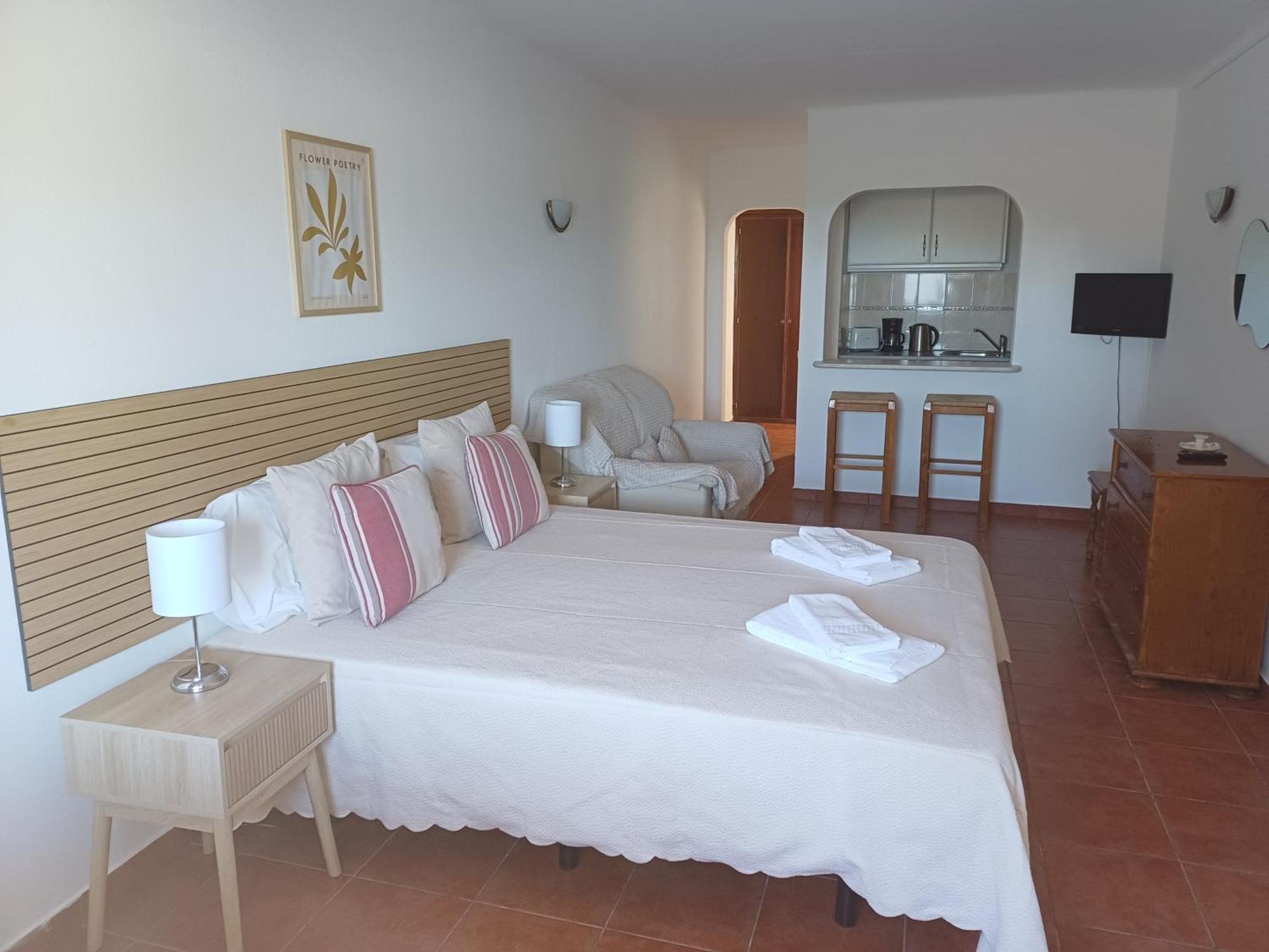 Apartamentos Salema Praia Club 外观 照片